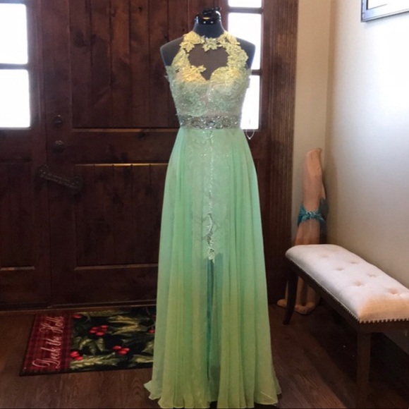 SHERRI HILL Lace & Chiffon Overlay Dress - Picture 7 of 10